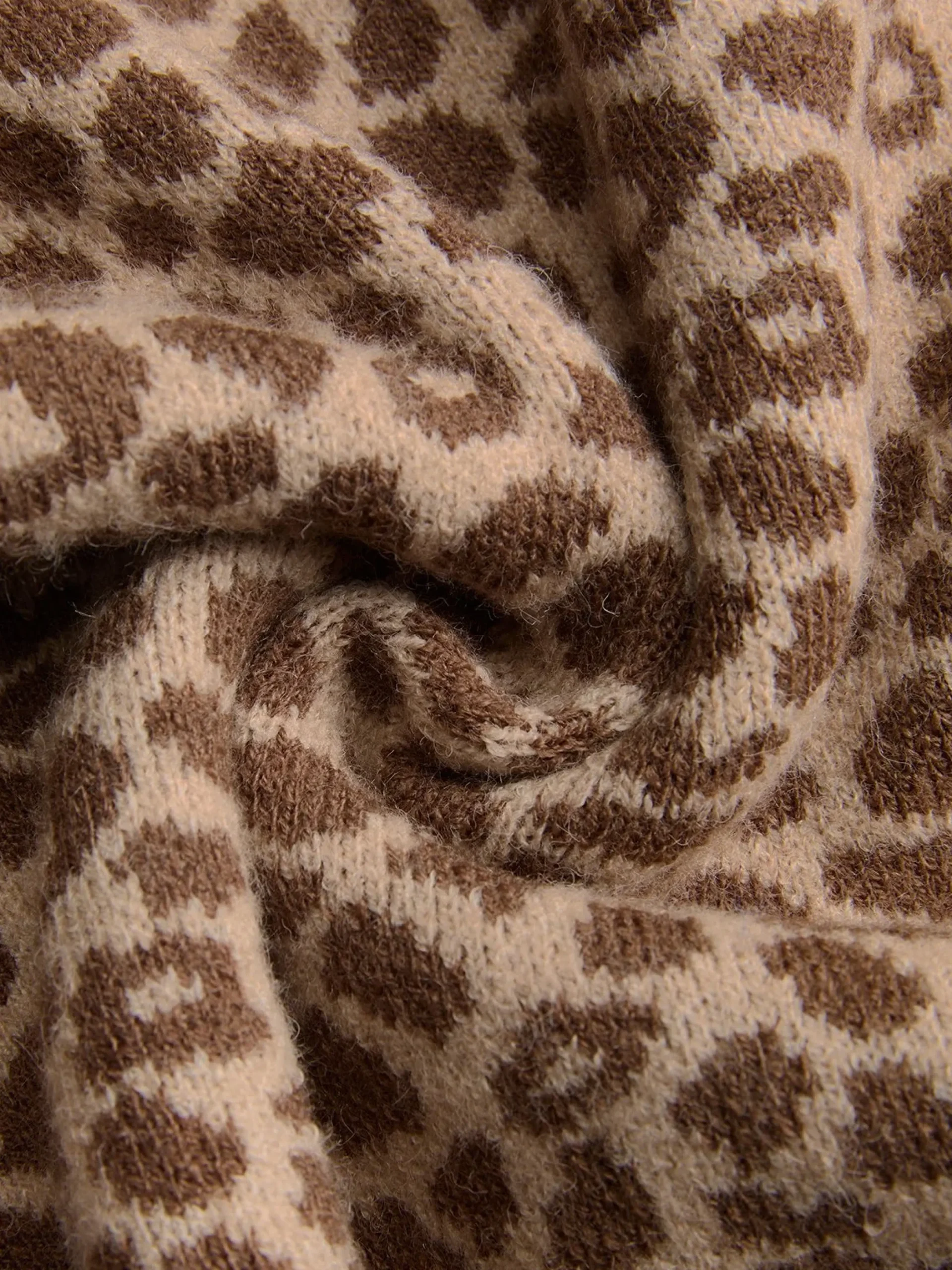 Yarn/Wool Yarn Urban Leopard Buttoned Cardigan